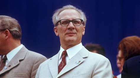 O Ataque a um Restaurante em Potsdam: Um Episódio Inusitado na Carreira de Erich Honecker